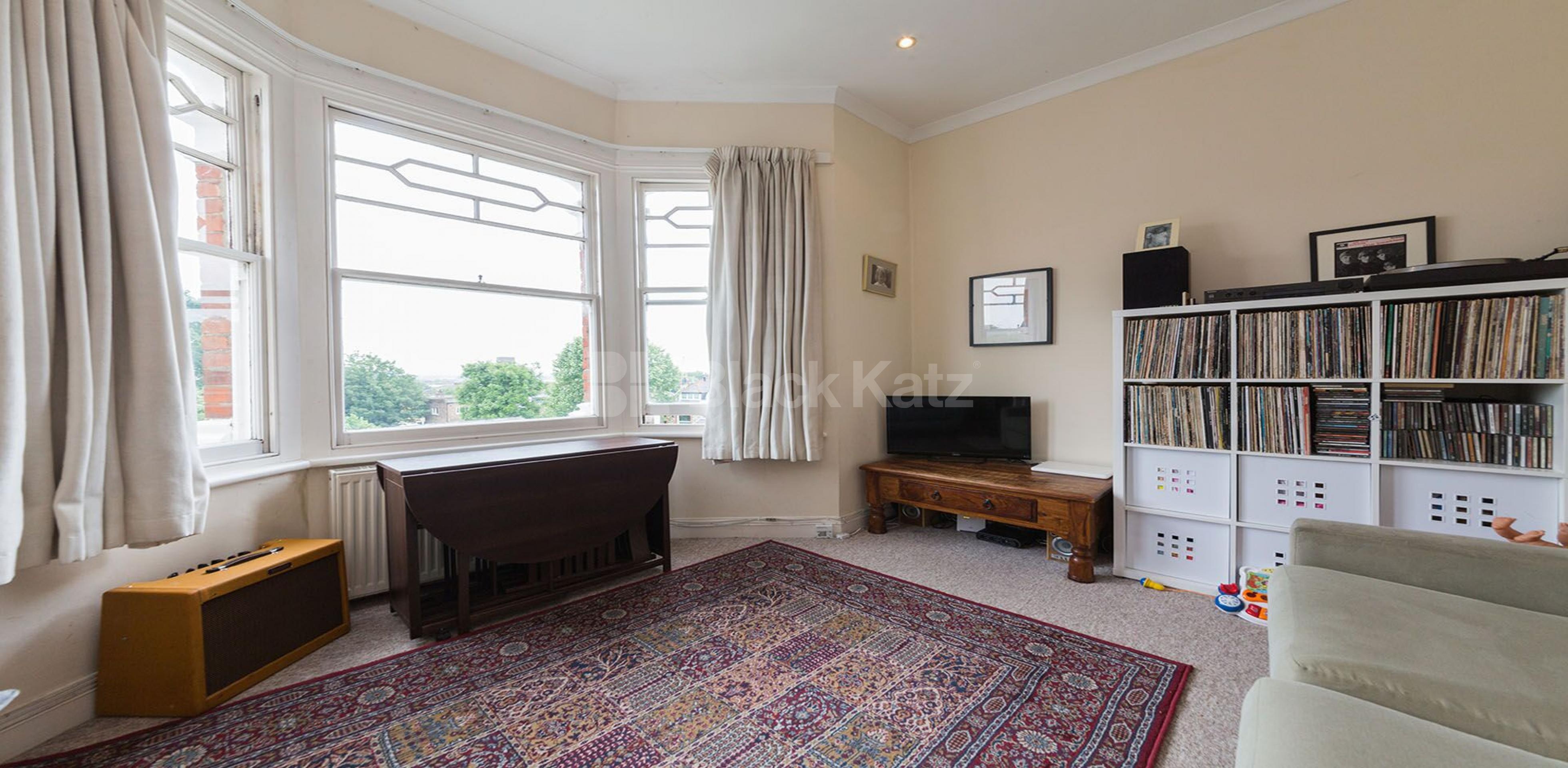 			New Instruction! Private balcony!, 2 Bedroom, 1 bath, 1 reception Flat			 Christchurch Road, Crouch End N8